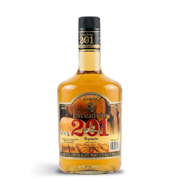 Destilado de Caña Escuadrón 201 Reposado 750 ml